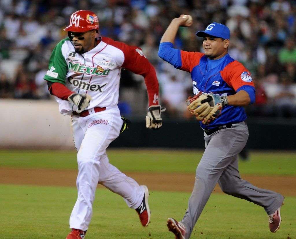 Semifinal Cuba-México en la Serie del Caribe. Foto: Ricardo Lópex Hevia.