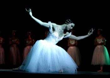 Escena de Giselle por el Ballet Nacional de Cuba. Foto tomada de Havana-Live.
