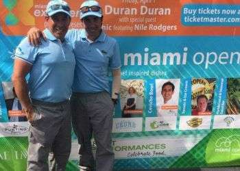 Alain Álvarez Legrá (a la derecha) con su hermano Ernesto en el Open de Miami 2016. Foto cortesía del entrevistado.