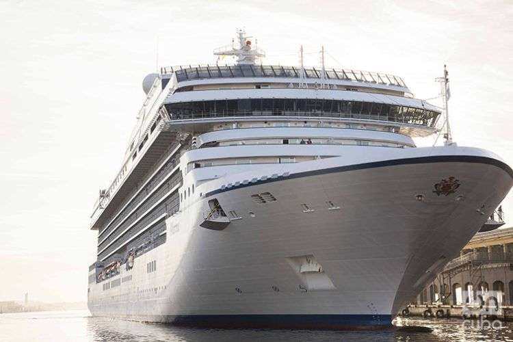 El Marina, primer crucero de Norwegian Cruise Line Holdings en viajar a La Habana. Foto: Claudio Peláez Sordo.