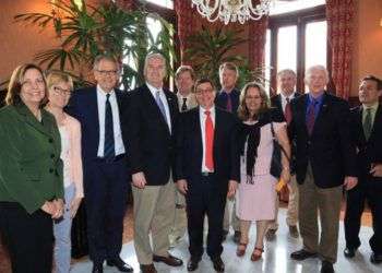 La delegación estadounidense junto a los diplomáticos cubanos en la Cancillería de la Isla. Foto: Cuba Minrex.