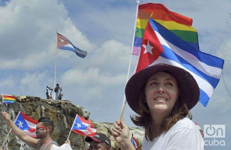 Mariela Castro, directora del Centro Nacional de Educación Sexual, durante la conga por la tolerancia, en la X Jornada Cubana contra la Homofobia y la Transfobia. Foto: Otmaro Rodríguez.
