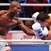 Los puños de Julio César La Cruz deberán guiar a Cuba en la Serie Mundial de Boxeo. Foto: worldseriesboxing.com.