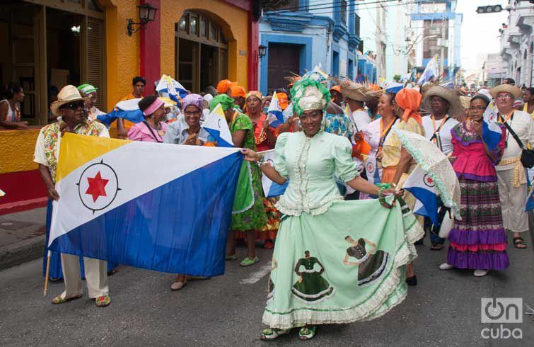 Delegación participante en el Festival del Caribe de 2017, en Santiago de Cuba. Foto: José Roberto Loo / Archivo.