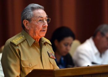 Raúl Castro pronuncia discurso durante la primera reunión ordinaria de la Asamblea Nacional del Poder Popular. Viernes 14 de julio de 2017, en La Habana. Foto: Marcelino Vázquez / EFE.