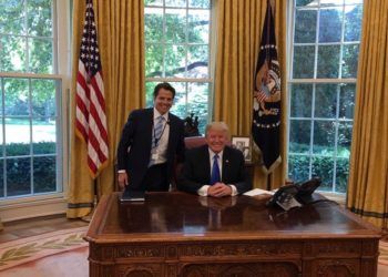 Junto al presidente Trump en la Oficina Oval. Foto: Tomada de Fb de Anthony Scaramucci