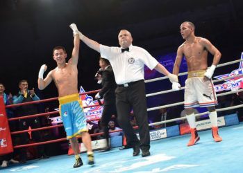 La victoria de Olzhas Bainiyazov sobre Frank Zaldívar le dio a los kazajos su tercer título en Series Mundiales. Foto: World Series Boxing.