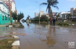 Toda la calle G hasta línea recibió las aguas de Irma. Foto: Eduardo González Martínez.