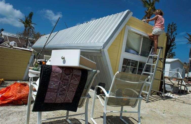 El potencial peligro que supone María se concreta apenas una semana después del paso del huracán Irma por islas del Caribe, Puerto Rico y el sureste de EE.UU. En la imagen, Cayo Marathon. Foto: Giorgio Viera / EFE.