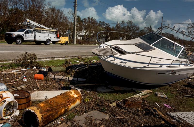 Irma’s destruction in Marathon, the Florida Keys. Many areas remain under a curfew from nightfall to dawn. Image from Wednesday the 13th. Photo: Cristóbal Herrera / EFE.