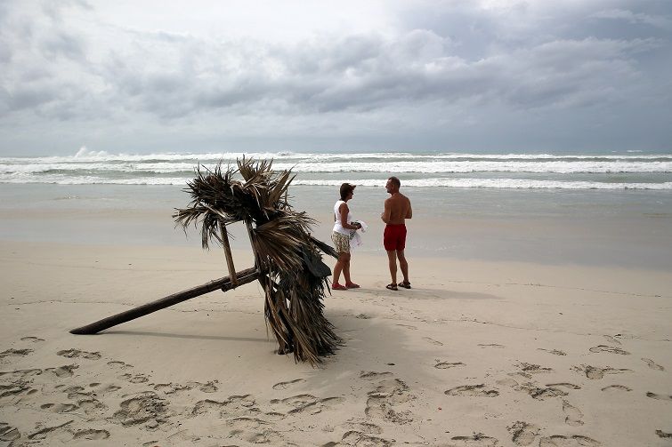 Los polos turísticos han sido afectados por el huracán Irma. En la foto, Varadero el domingo 10 de septiembre, un día después del paso de Irma por Cuba. Foto: Alejandro Ernesto / EFE.