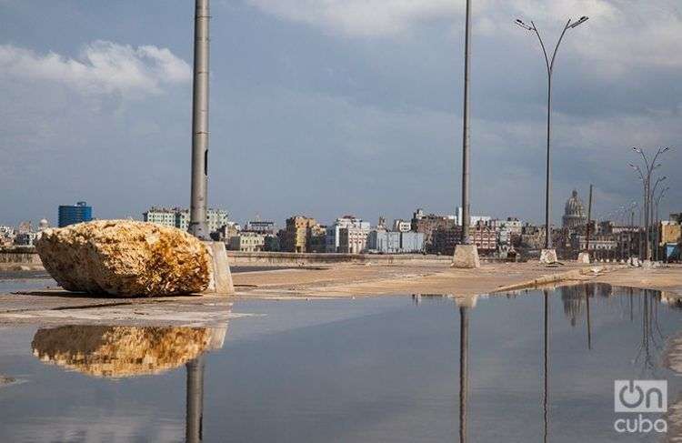 Malecón dos días después de Irma. Foto: Claudio Pelaez Sordo.