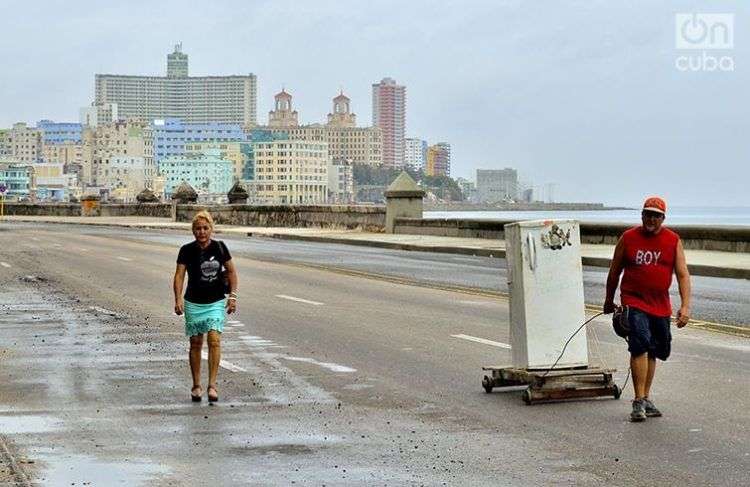 El malecón de La Habana luego del impacto del huracán Irma. Foto: Otmaro Rodríguez.
