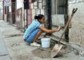 Trabajos de recuperación en Centro Habana. Foto: Otmaro Rodríguez.