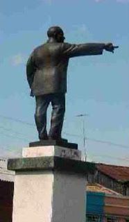 Estatua de Chibás, de Mario Santí. 