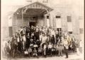 Célebre fotografía de Martí junto a los tabaqueros de Tampa, en la fábrica El Príncipe de Gales" de Ybor & Manrara Co. en Tampa. Foto: jaberni-coleccionismo-vitolas.com.