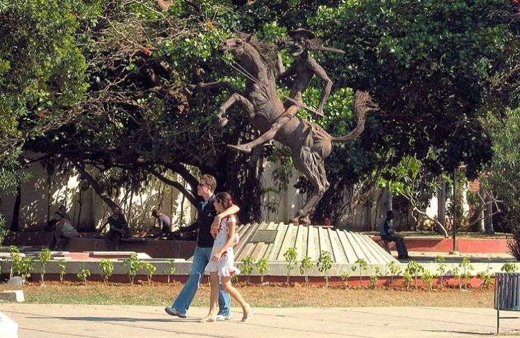 El parque del Quijote, en El Vedado. Foto: Habana por dentro.
