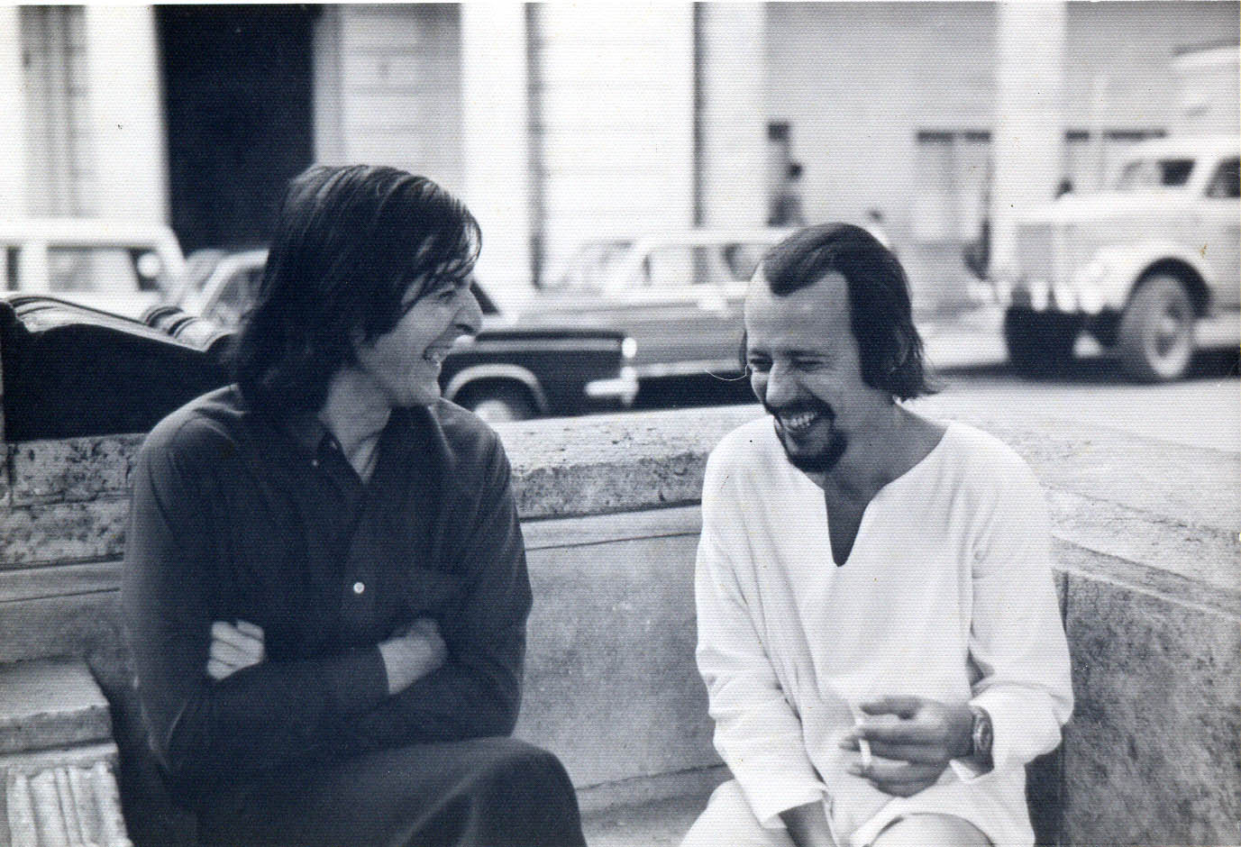 Daniel Viglietti y Silvio Rodríguez en Prado, La Habana Vieja.