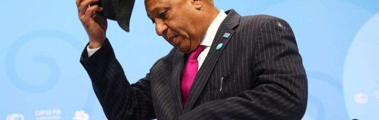 El primer ministro de Fiyi, Frank Bainimarama, al llegar a la última sesión de la Conferencia sobre Cambio Climático 2017 de la ONU, presidida por Fiyi y llevada a cabo en Bonn, Alemania, hoy. Foto: Wolfgang Rattay / Reuters.