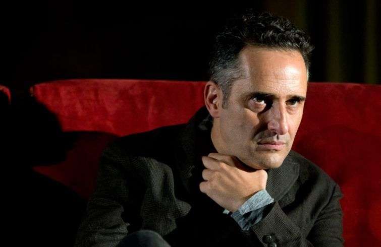 El cantante y compositor uruguayo Jorge Drexler durante una conferencia de prensa en el Teatro Metropolitan, en la Ciudad de México. Foto: Rebecca Blackwell / AP.
