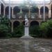 Patio interior del Palacio de los Capitanes Generales con la estatua de Cristóbal Colón, ahora reabierto al público. Foto: Claudio Pelaez Sordo.