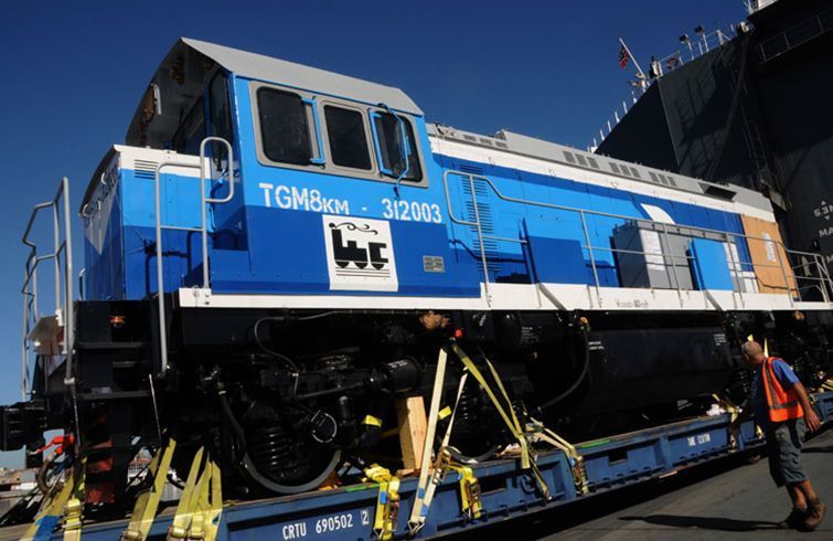Una de las siete locomotoras rusas llegadas este martes a Cuba. Foto: Prensa Latina.