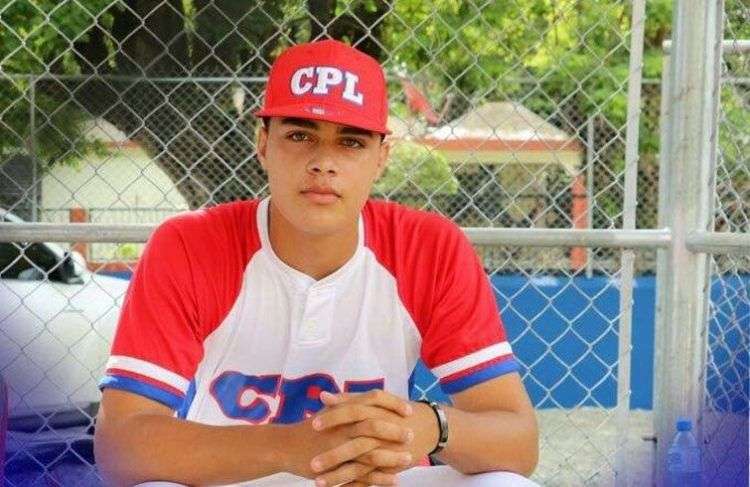 El joven lanzador cubano Osiel Rodríguez. Foto: Perfil del deportista en Facebook.