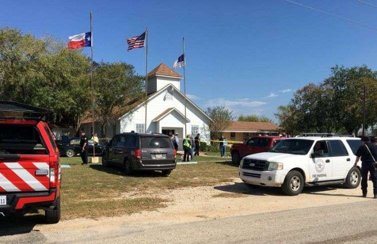 Primera Iglesia Bautista en Sutherland Springs, a unos 65 kilómetros al este de San Antonio, Texas. Foto: Reuters