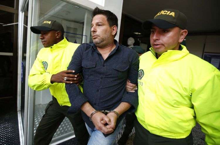 Raúl Gutiérrez dijo que formaba parte de una célula clandestina que pretendía cometer atentados contra políticos de izquierda. Foto: Fernando Vergara / AP.
