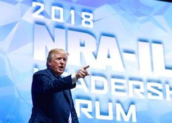 Donald Trump pronuncia un discurso ante la convención de la Asociación Nacional del Rifle en Dallas, Texas, este viernes 4 de mayo de 2018. Foto: Susan Walsh / AP.