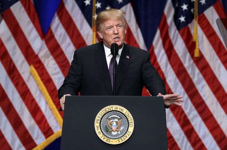 El presidente Donald Trump al momento de dar su discurso sobre seguridad nacional en Washington el 18 de diciembre del 2017. Foto: Evan Vucci / AP.