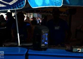 Bocinas portátiles en la Feria. Foto: Otmaro Rodríguez.