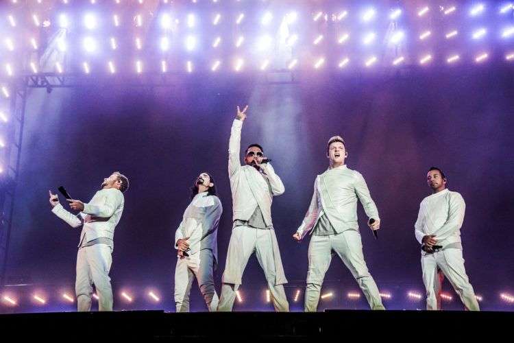 Brian Littrell, Kevin Richardson, AJ McLean, Nick Carter y Howie Dorough de los Backstreet Boys, de izquierda a derecha, actúan en el Festival d'ete de Quebec en Quebec City, en julio de 2017. Foto: Amy Harris / Invision / AP.