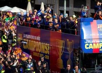Barcelona celebra el título de Liga. Foto: Enric Fontcuberta / EFE.