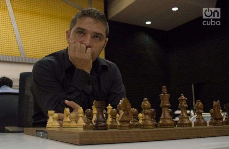Lázaro Bruzón antes de la partida. Foto: Otmaro Rodríguez.