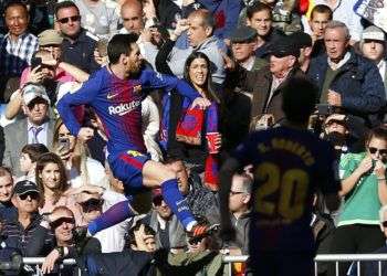 Lionel Messi festeja el gol contra el Madrid. Foto: Francisco Seco / AP.