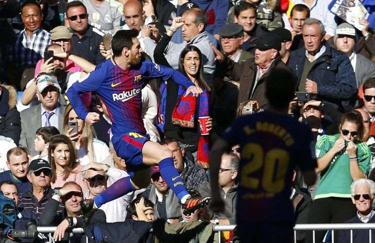 Lionel Messi festeja el gol contra el Madrid. Foto: Francisco Seco / AP.