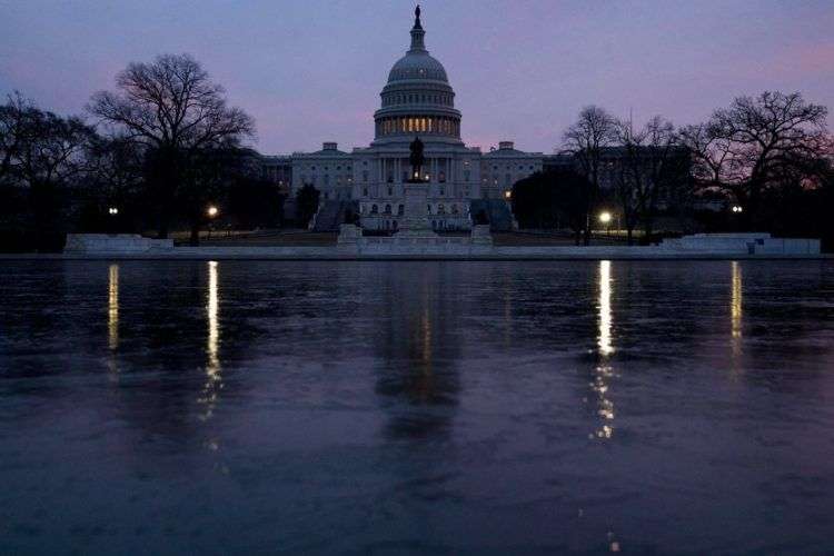 Vista de la sede del Congreso estadounidense en Washington el 9 de febrero de 2018. Foto: Andrew Harnik / AP.