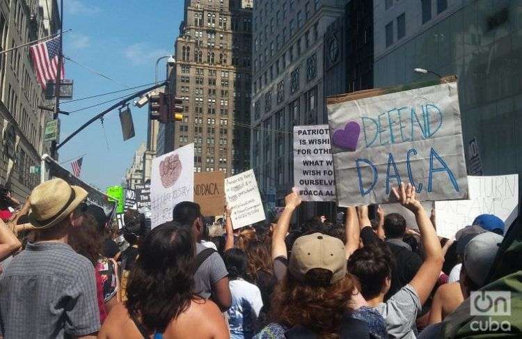 Protestas en favor de los dreamers frente a Trump Tower, Manhattan. Foto: Mónica Rivero.