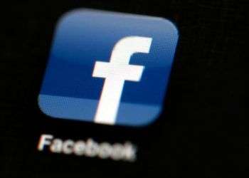 Facebook informó que suspenderá cerca de 200 aplicaciones que considera podrían haber hecho un mal uso de la información de sus usuarios. Foto: Matt Rourke / AP.