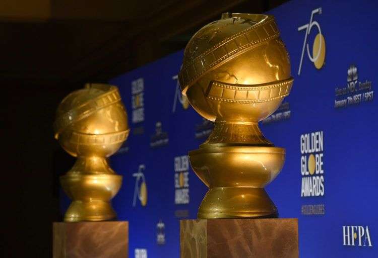 Estatuas de los Globos de Oro en el escenario previo a las nominaciones de la 75ª edición de los Globos de Oro en el Hotel Beverly Hilton en Beverly Hills, California, diciembre de 2017. Foto: Chris Pizzello / Invision / AP.