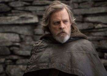 Mark Hamill en el papel de Luke Skywalker en Star Wars: The Last Jedi, una de las películas más taquilleras de 2017. Foto: John Wilson / Lucasfilm vía AP.