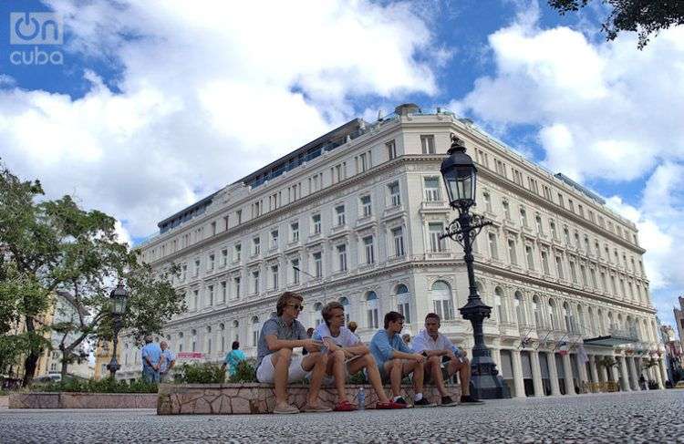 Turistas en La Habana. Foto: Otmaro Rodríguez.