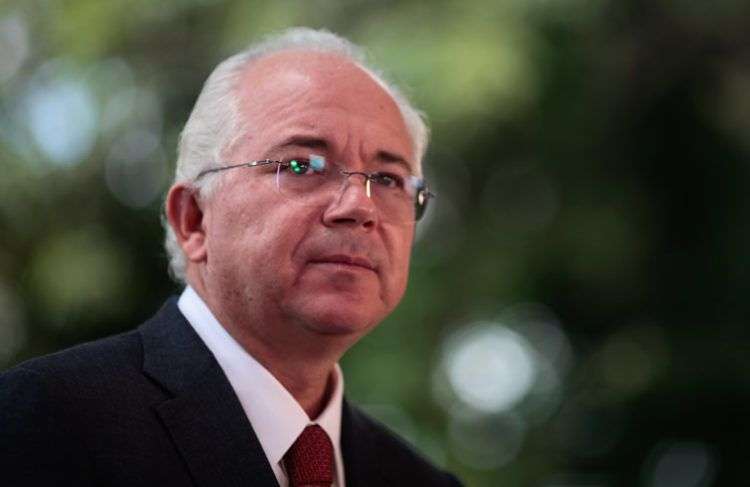 Del ex embajador Rafael Ramírez no se conoce su paradero. Foto: descifrado.com