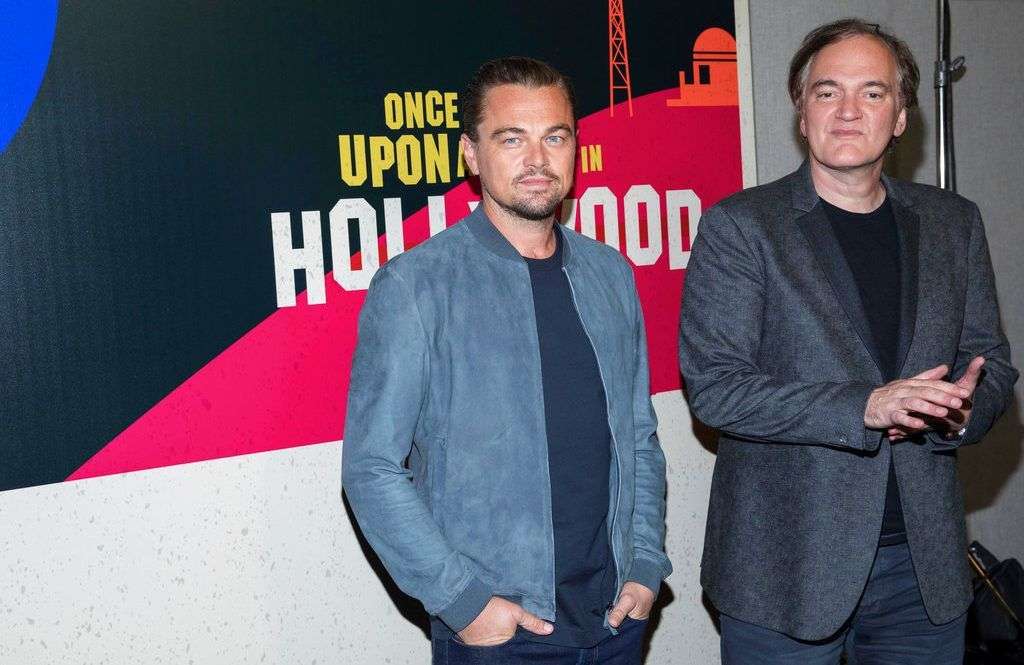 Leonardo DiCaprio, izquierda, y Quentin Tarantino en la convención CinemaCon en el Caesars Palace. Foto: Eric Jamison / Invision / AP.