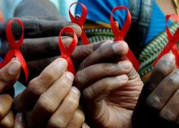 En 2015, Cuba fue validada y certificada por la Organización Mundial de la Salud (OMS) como el primer país en el mundo en eliminar la transmisión del VIH y la sífilis congénita de madre a hijo. Foto: sumedico.com.