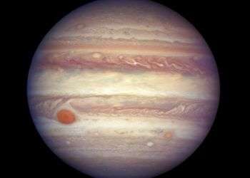 Planeta Júpiter justo cuando estaba a una distancia de unos 668 millones de kilómetros (415 millones de millas) de la Tierra en abril de 2017. Foto: NASA, ESA y A. Simon (GSFC) vía AP.