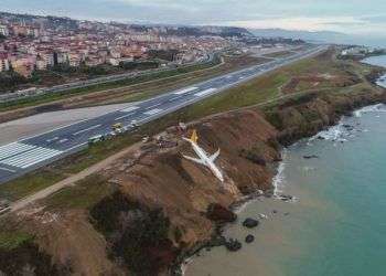 El Boeing 737-800 quedó colgado en una ladera el pasado sábado.