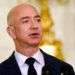 Jeff Bezos, el fundador de Amazon, donó junto a su esposa 33 millones de dólares para los "dreamers". Foto: Susan Walsh / Archivo / AP.