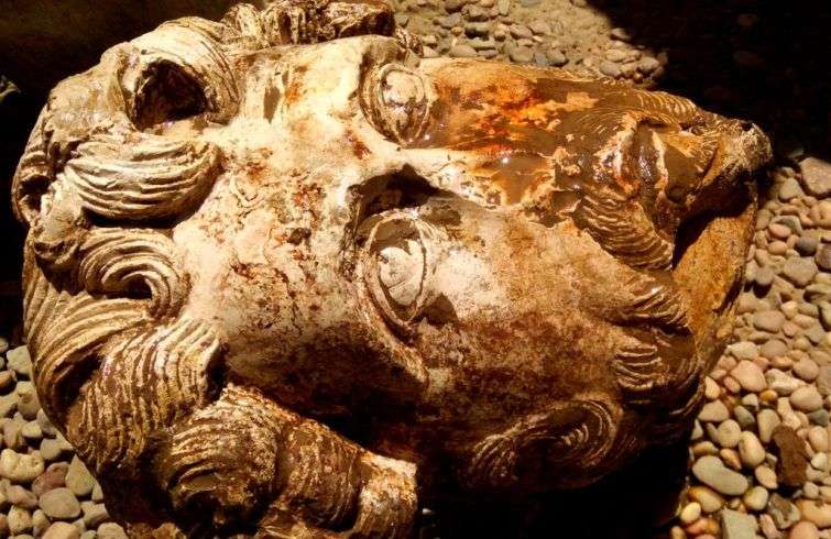 La cabeza del emperador romano Marco Aurelio que fue hallada en el Templo de Kom Ombo en la ciudad de Asuán. Foto: Ministerio de Antigüedades de Egipto vía AP.